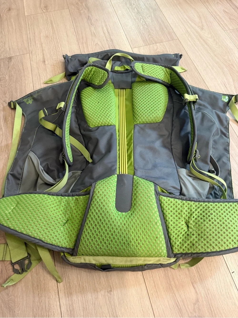 Kelty durable gray